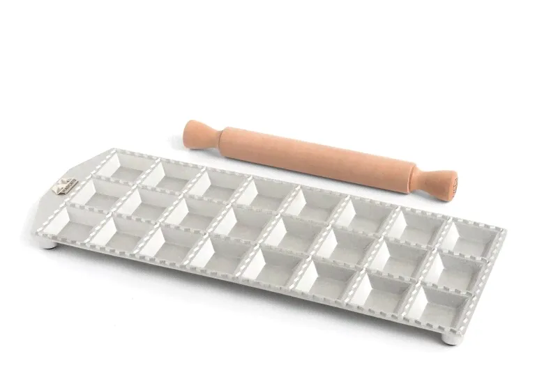 Форма для равиоли - пельменница Marcato Classic Ravioli Tablet 24, квадраты 50х50 mm-0